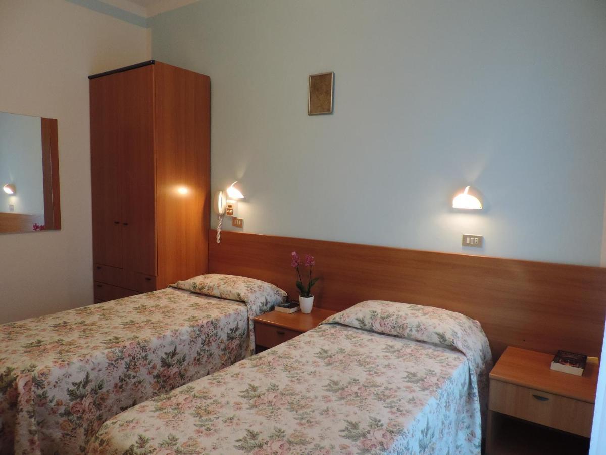 Hotel Liliana Rimini Dış mekan fotoğraf